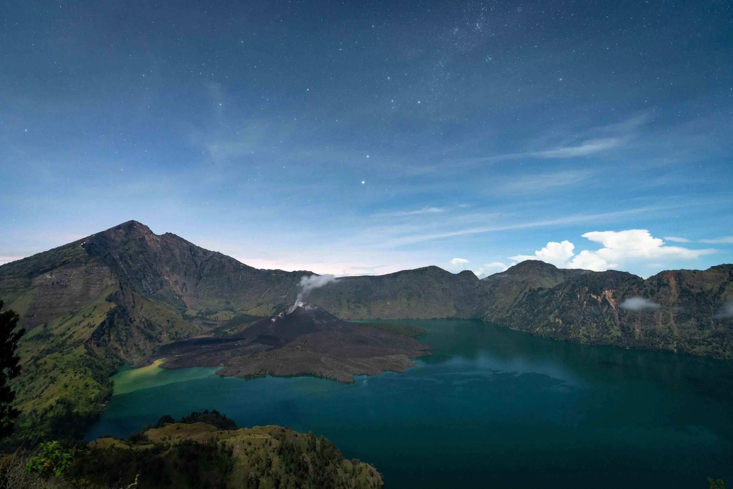 Lombok villa bij avondlicht